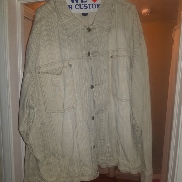 Denim jacket - Picture 1 of 6